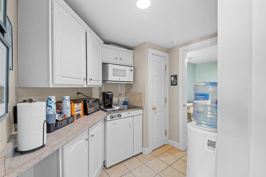 More Photos Of 385 South St, Shrewsbury Office For Sale