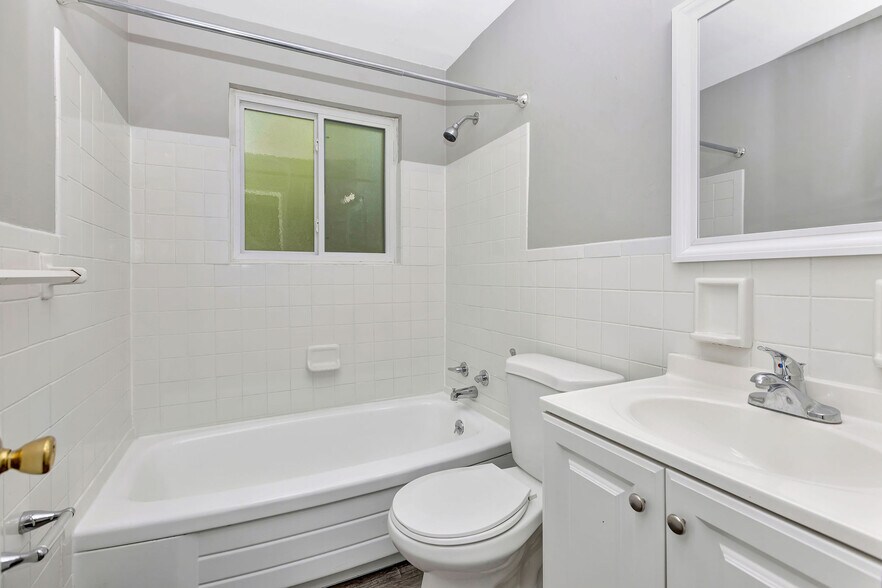More Photos Of 1005-1007 Dana Ave, Cincinnati Apartments For Sale