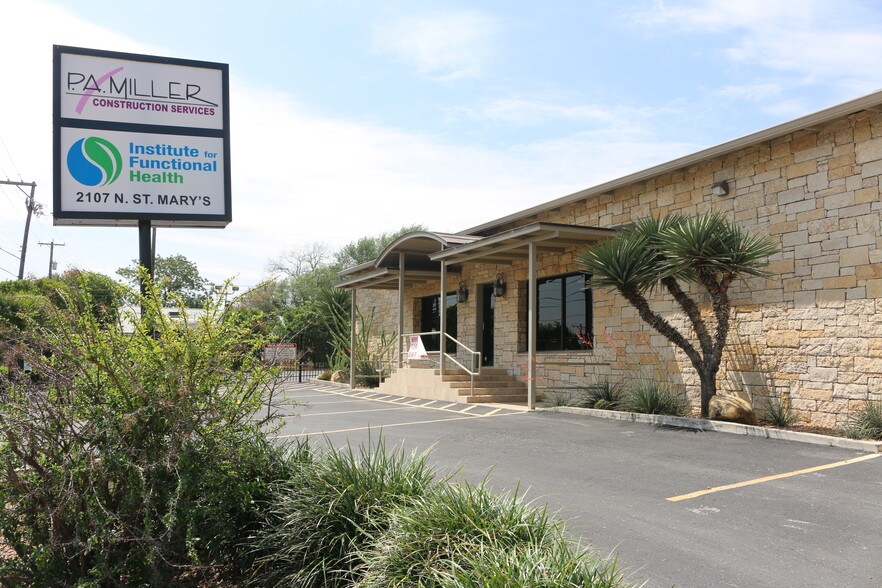 More Photos Of 2107 N Saint Marys St, San Antonio Loft Creative Space For Lease