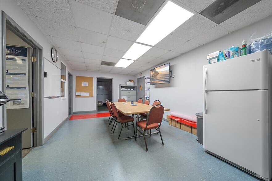More Photos Of 2311 Whitfield Industrial Way, Sarasota Warehouse For Sale