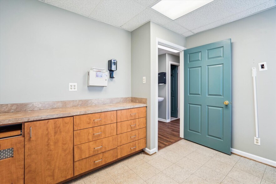 More Photos Of 14333 Laurel Bowie Rd, Laurel Medical For Sale