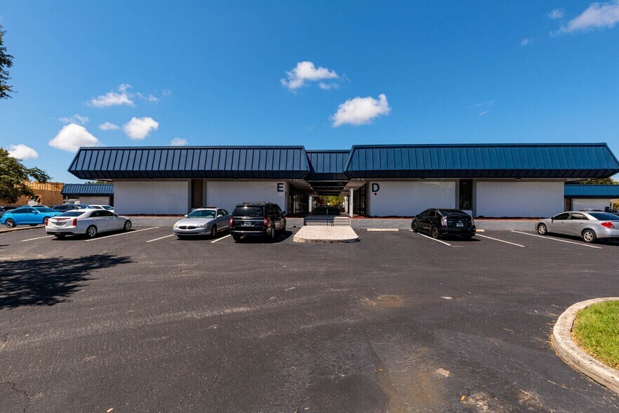 More Photos Of 1301 Seminole Blvd, Largo Medical For Lease
