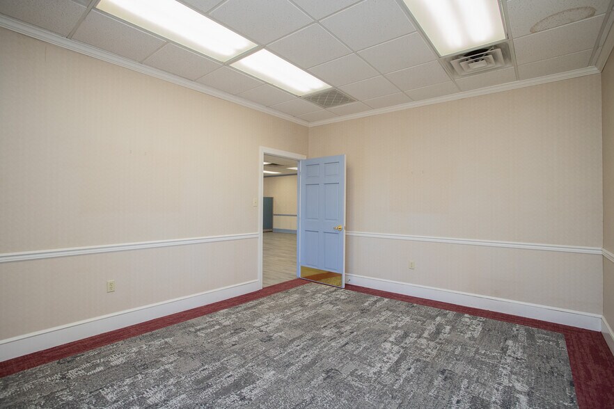 More Photos Of 5406 US 29, Blairs Bank For Lease