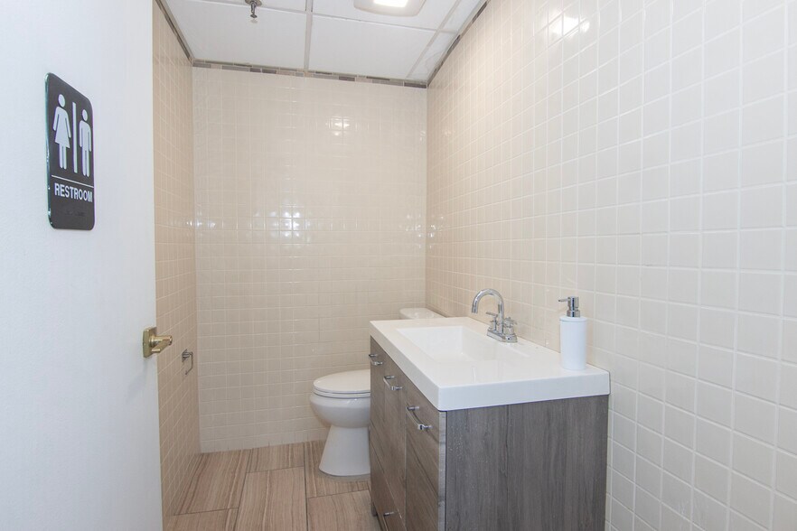 More Photos Of 30-07 39th Ave, Long Island City Office For Lease