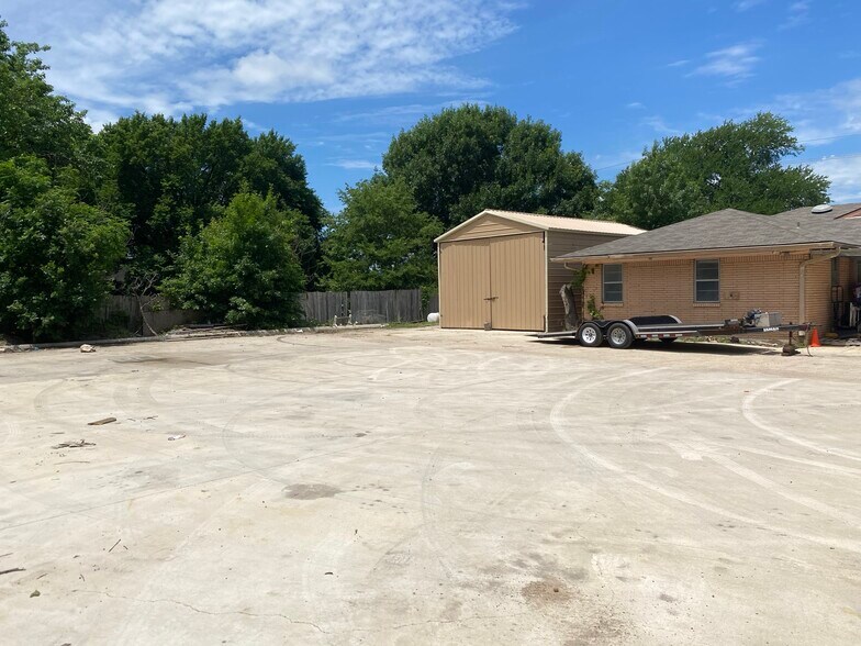 More Photos Of 6716 K Ave, Plano Office For Sale