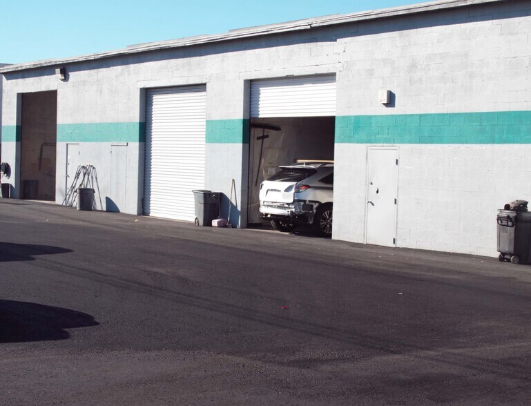 More Photos Of 2101 W Deer Valley Rd, Phoenix Auto Repair For Sale