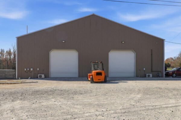 More Photos Of 1018 Abiff Rd, Bon Aqua Service For Sale