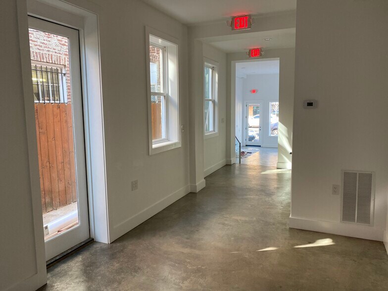 More Photos Of 515 11th St SE, Washington Storefront Retail Office For Lease