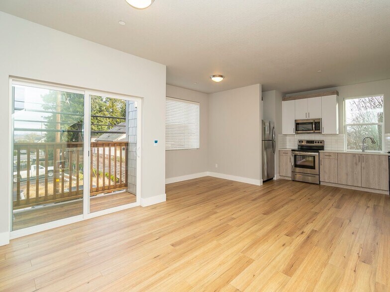 More Photos Of 436 NE Stafford St, Portland Apartments For Sale