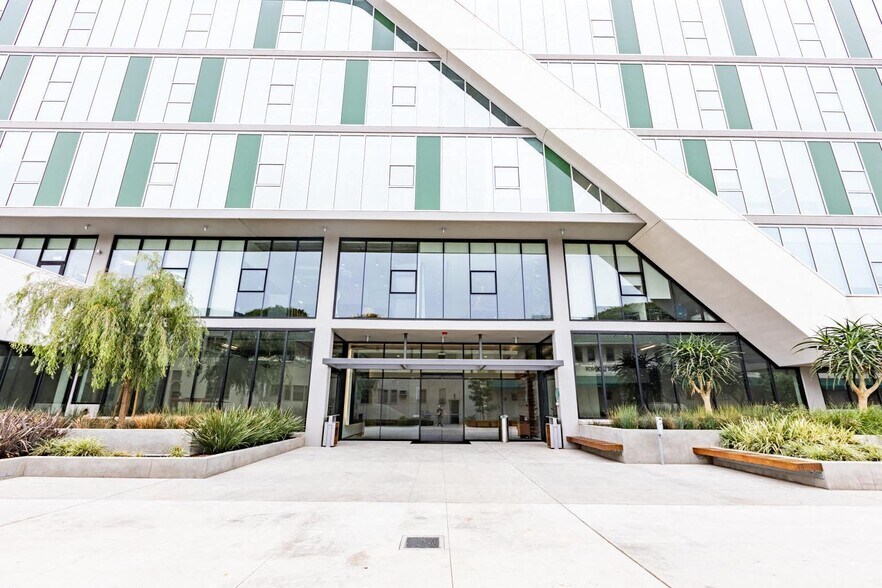 More Photos Of 1041 N Formosa Ave, West Hollywood Unknown For Lease