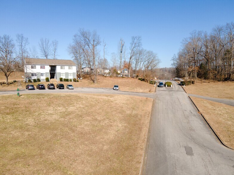 More Photos Of 1351 Avondale Dr, Clarksville Apartments For Sale