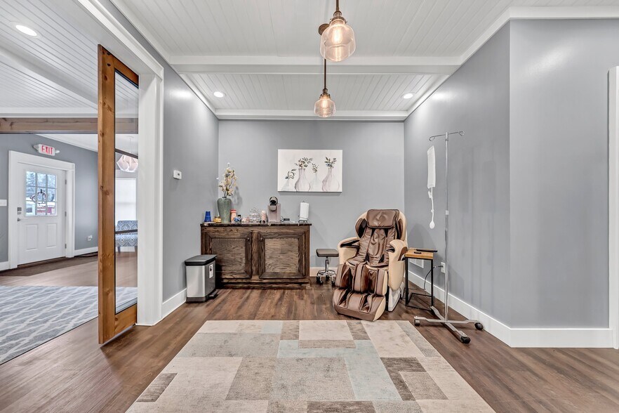 More Photos Of 6576 E Quaker St, Orchard Park Freestanding For Sale