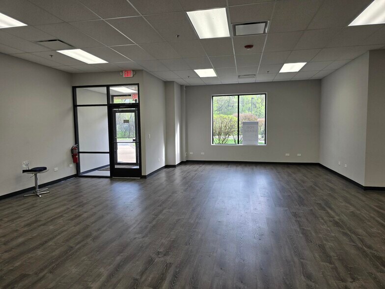 More Photos Of 731 S Route 21, Gurnee Office For Sale