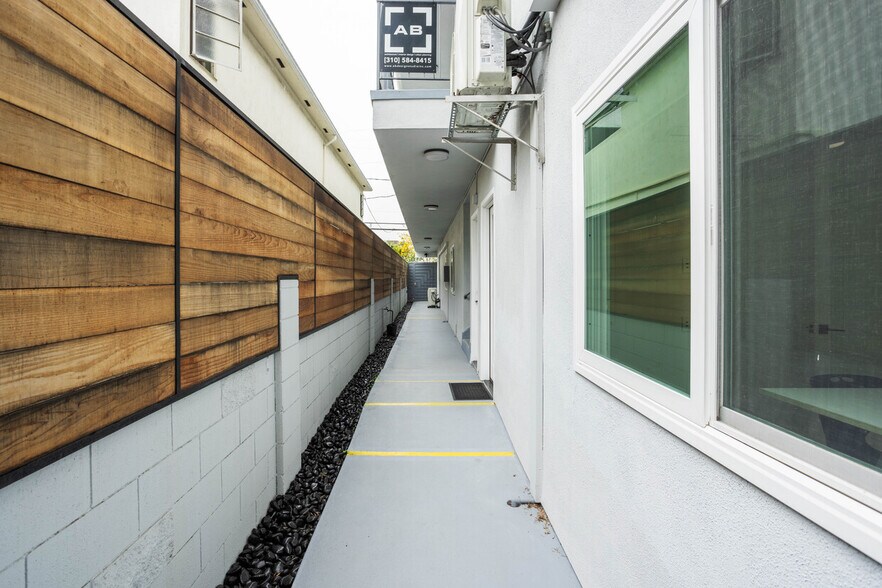 More Photos Of 12421 Venice Blvd, Los Angeles Loft Creative Space For Lease