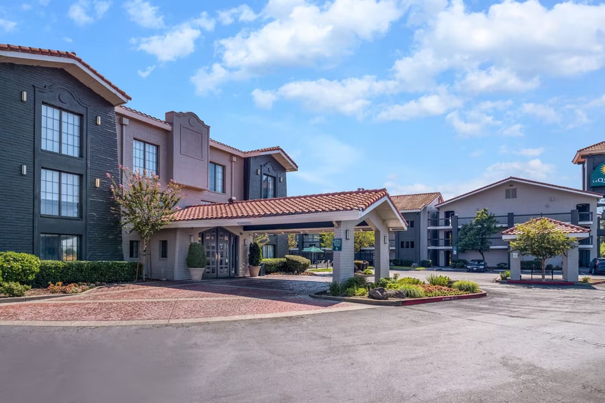 Primary Photo Of 4604 Madison Ave, Sacramento Hotel For Sale