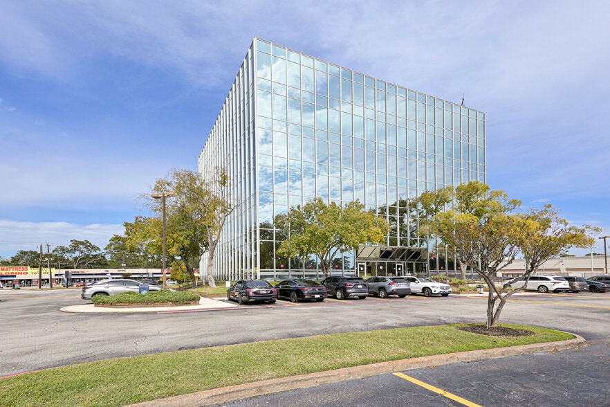 Primary Photo Of 5625 Cypress Creek Pky, Houston Office For Sale