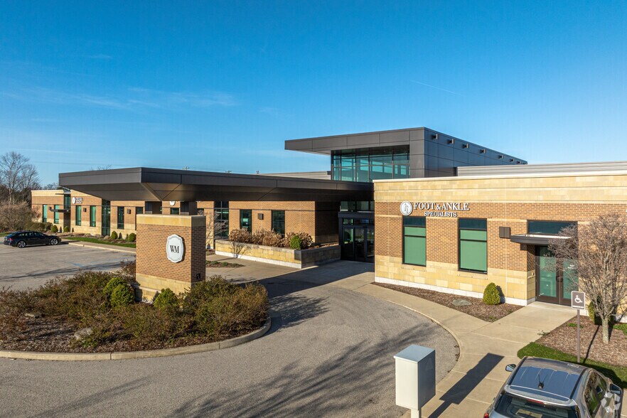 More Photos Of 1450 Farr Rd, Norton Shores Medical For Lease