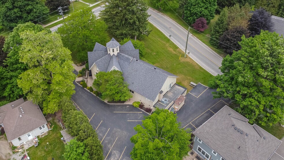 More Photos Of 646 Mount Pleasant Rd, Brant Freestanding For Sale