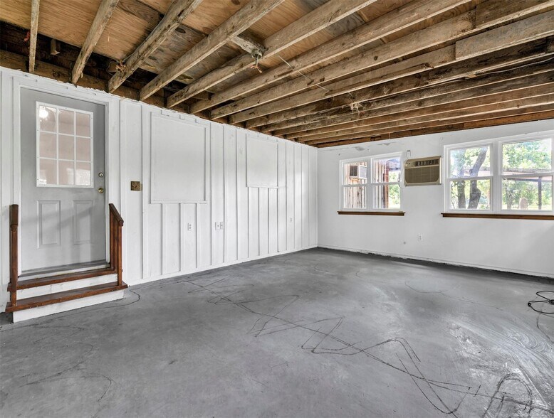 More Photos Of 11304 Fostoria Rd, Cleveland Land For Sale