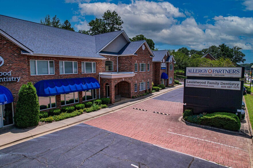More Photos Of 1978 Hendersonville Rd, Asheville Medical For Sale