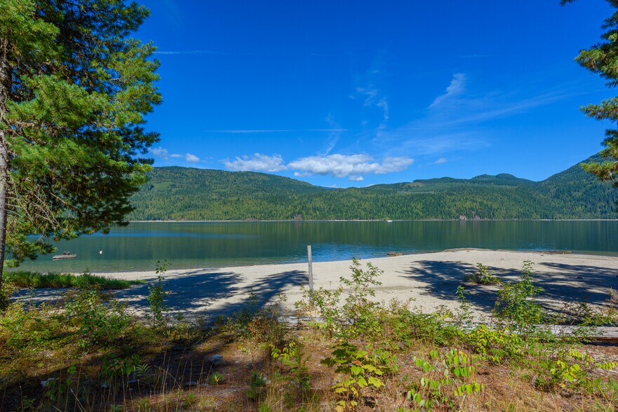 Primary Photo Of Lot 6 Lot A N. Queest, Sicamous Land For Sale