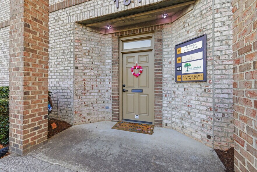 More Photos Of 181 Wind Chime Ct, Raleigh Office For Lease