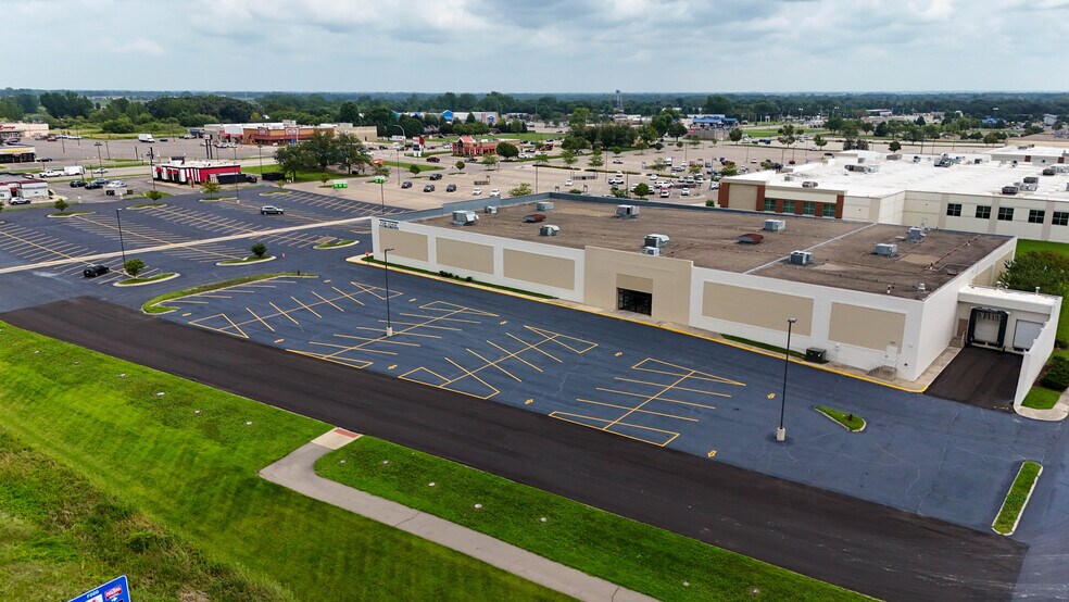 More Photos Of 1405 18th Ave NW, Austin General Retail For Lease