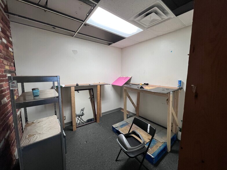 More Photos Of 1058-1068 Country Club Rd, Columbus General Retail For Sale