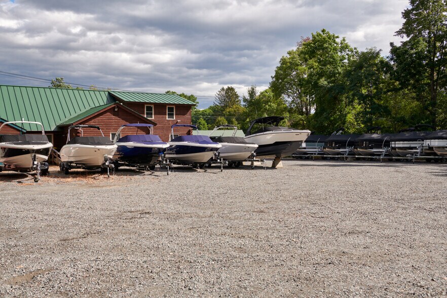 More Photos Of 1881 Pilot Knob Rd, Kattskill Bay Marina For Sale