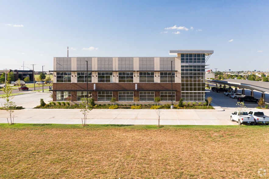 More Photos Of 3000 S Telephone Rd, Moore Office For Lease