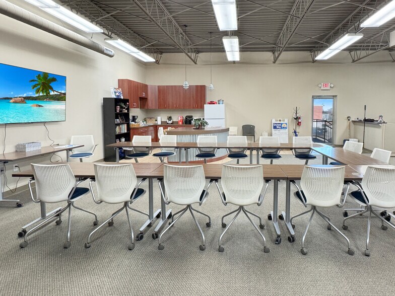 More Photos Of 10 Lafayette St, Washington Storefront Retail Office For Sale