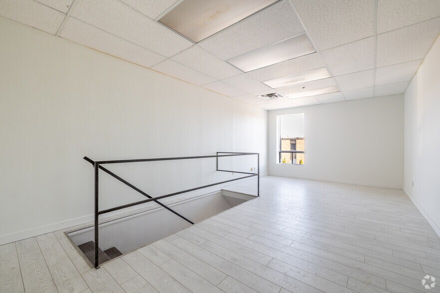 More Photos Of 3400 Boul Losch, Longueuil Unknown For Lease