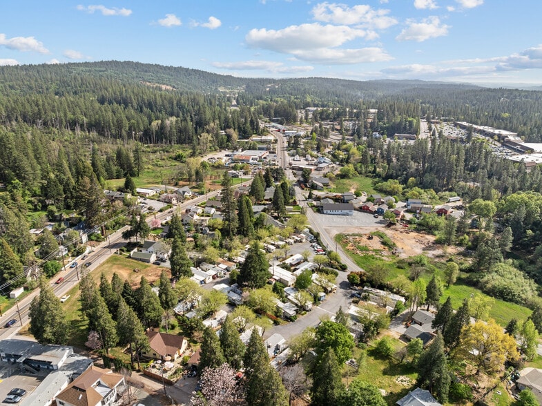 More Photos Of 639 Whiting St St, Grass Valley Manufactured Housing Mobile Home Park For Sale