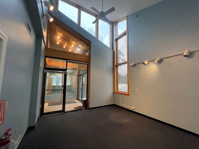 More Photos Of 59 Chennel Dr, Concord Office For Sale