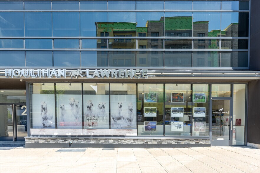 More Photos Of 235-237 Mamaroneck Ave, White Plains Office For Lease