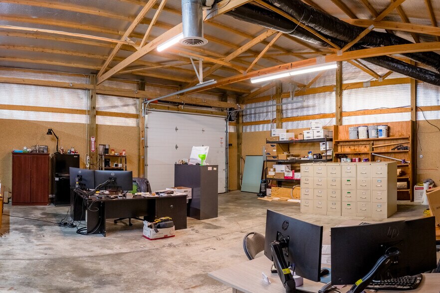 More Photos Of 722 Ketcham St, Indianapolis Warehouse For Sale