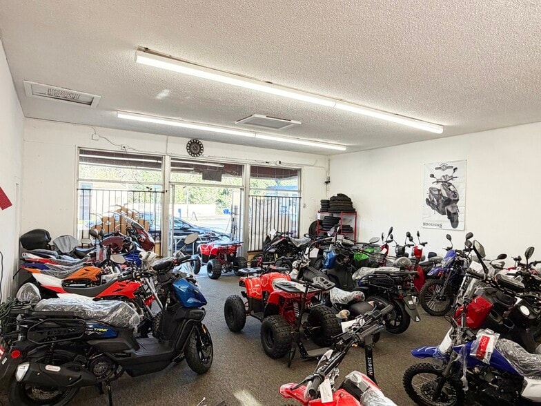 More Photos Of 4036 San Pablo Dam Rd, El Sobrante Freestanding For Lease