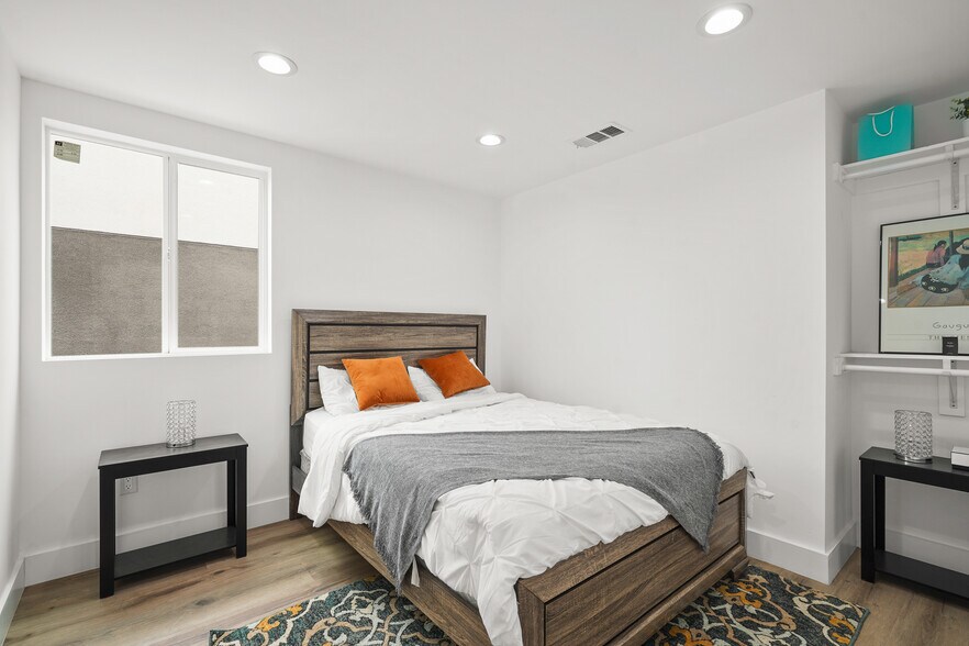 More Photos Of 2611 4th St, Los Angeles Apartments For Sale