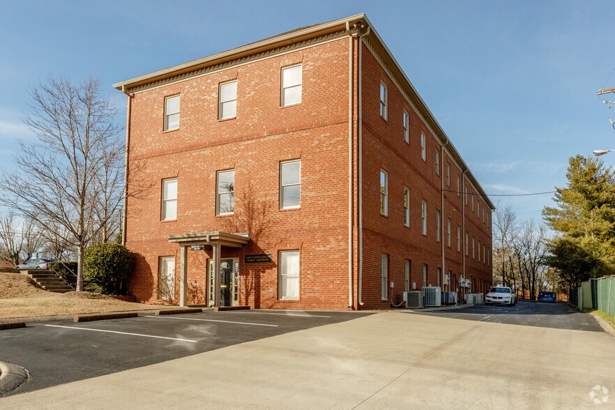 More Photos Of 1309 Briarville Rd, Madison Office For Lease