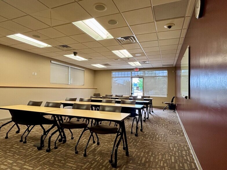 More Photos Of 402 N Genesee St, Wittenberg Fast Food For Sale