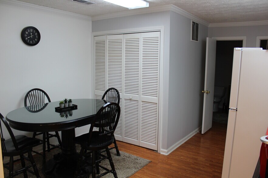 More Photos Of 2931 Lewis St, Kennesaw Office For Lease