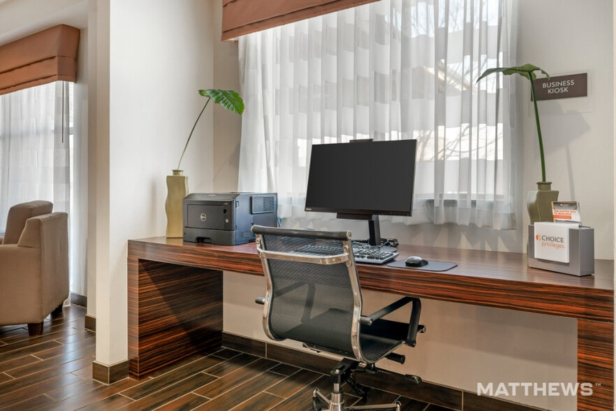 More Photos Of 13320 Ali Ghan Rd NE, Cumberland Hotel For Sale