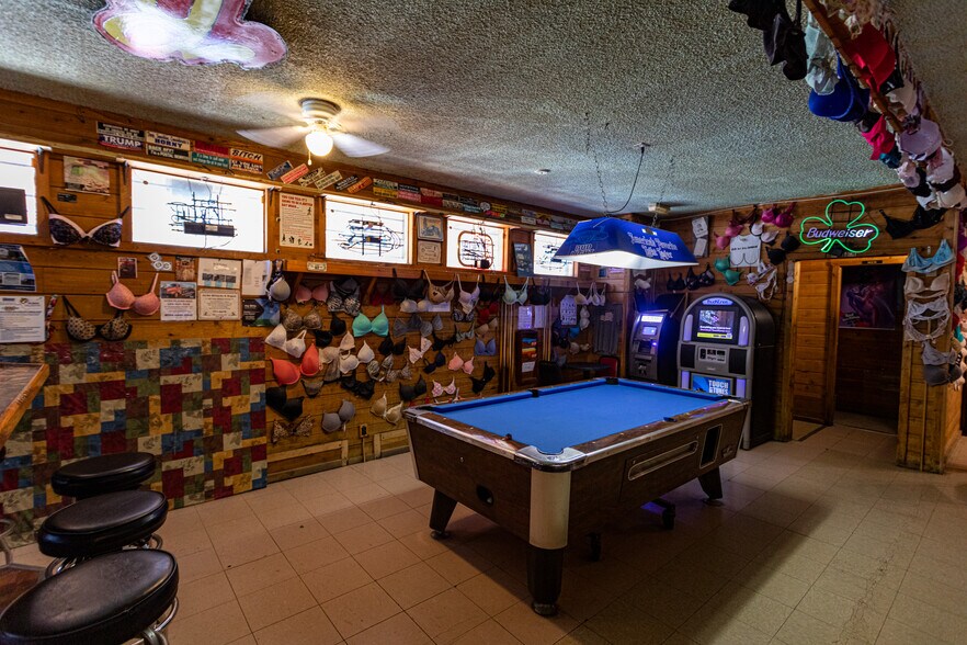 More Photos Of 13899 MT HIGHWAY 200 Hwy, Sun River Bar For Sale