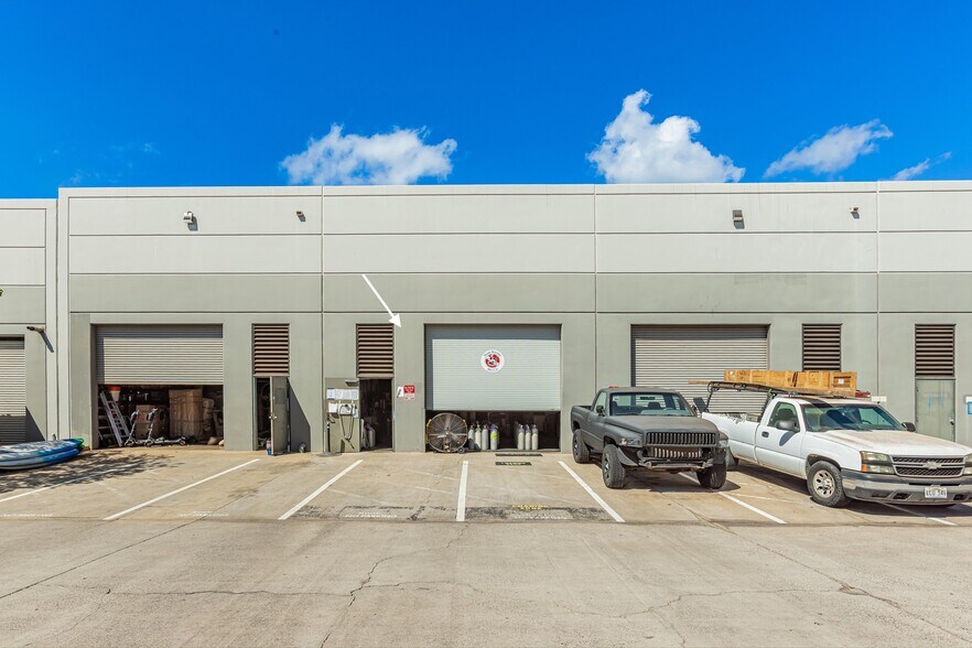 More Photos Of 300 Ohukai Rd, Kihei Showroom For Sale