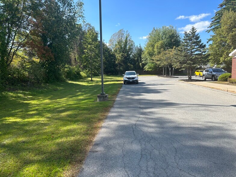 More Photos Of 375 Bay Rd, Queensbury Medical For Lease