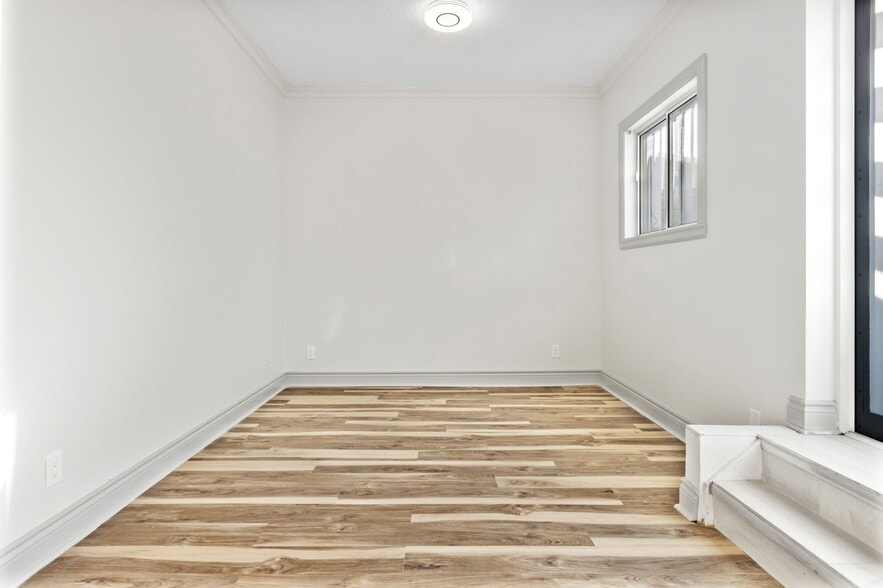 More Photos Of 455 Somerset St W, Ottawa Apartments For Sale