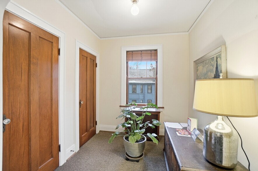 More Photos Of 820 Delta Ave, Cincinnati Office For Sale