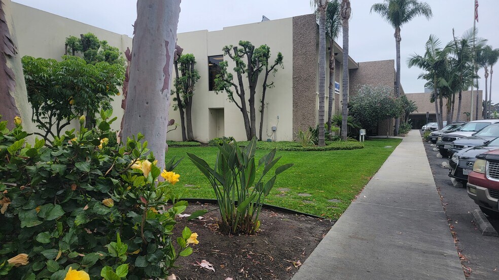More Photos Of 3292 E Spring St, Long Beach Warehouse For Lease