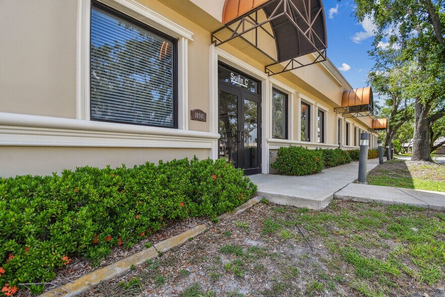 More Photos Of 10901 Danka Cir N, Saint Petersburg Office For Sale