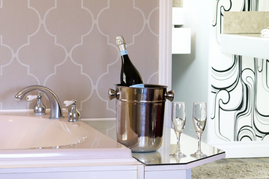 More Photos Of 41095 W Big Bear Blvd, Big Bear Lake Hotel For Sale